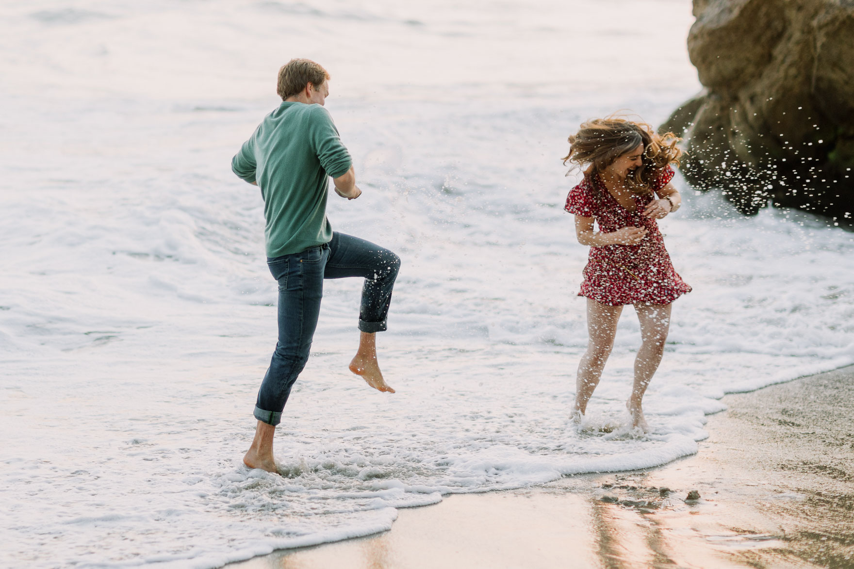 Laughs & Love in Laguna Beach – Photo by Let's Frolic Together