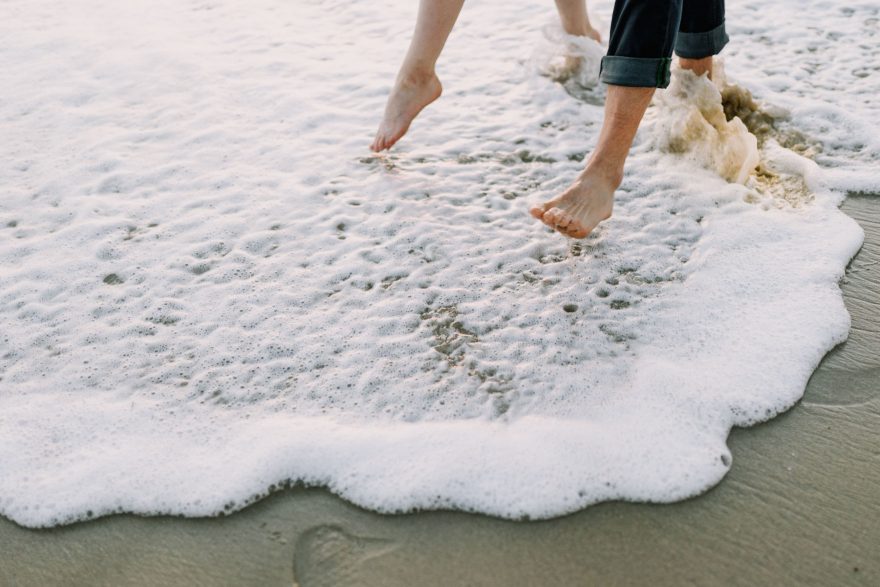 Laughs & Love in Laguna Beach &ndash; Photo by Let's Frolic Together