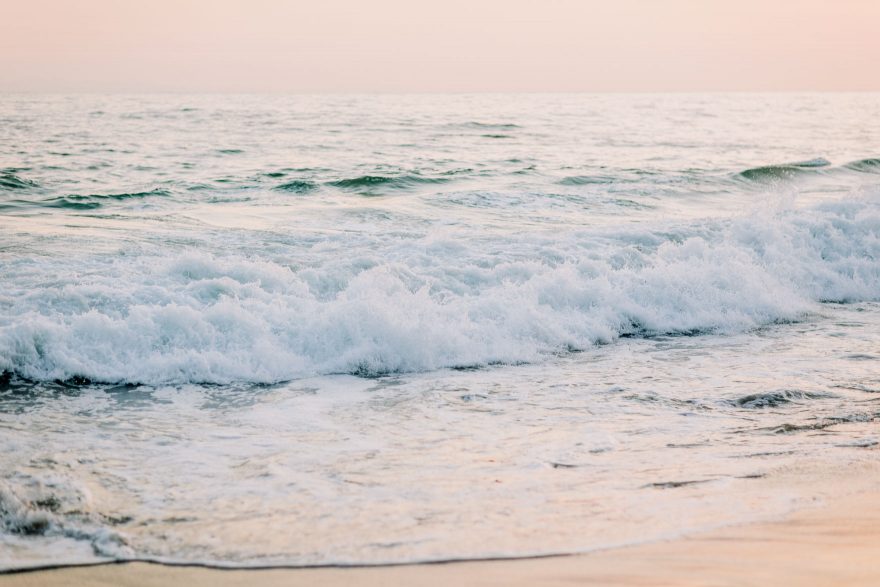 Laughs & Love in Laguna Beach &ndash; Photo by Let's Frolic Together
