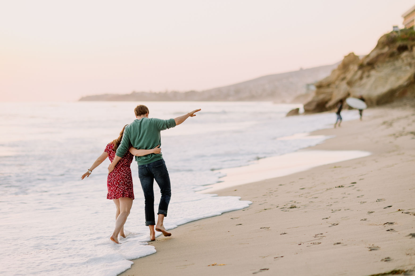 Laughs & Love in Laguna Beach – Photo by Let's Frolic Together
