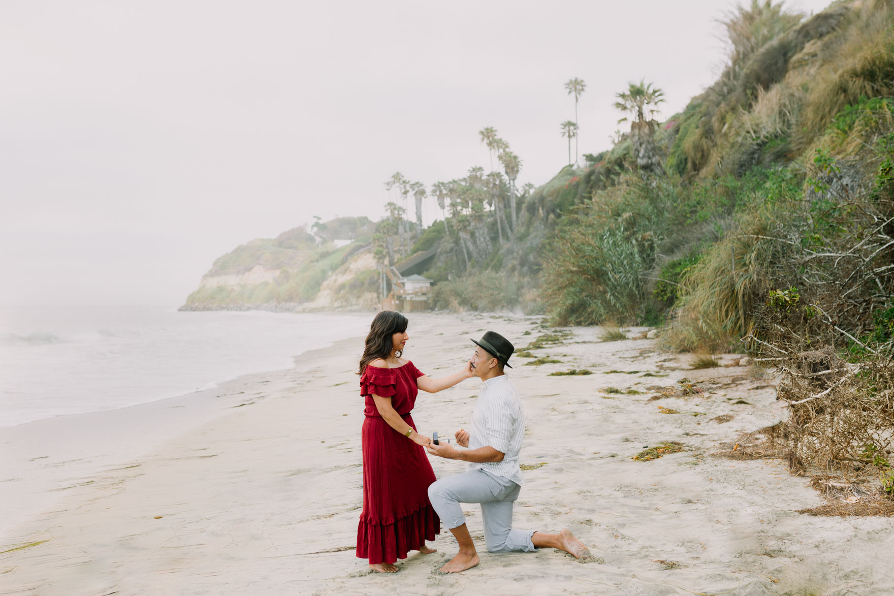 A Touching Coastal Proposal – Photo by Let's Frolic Together