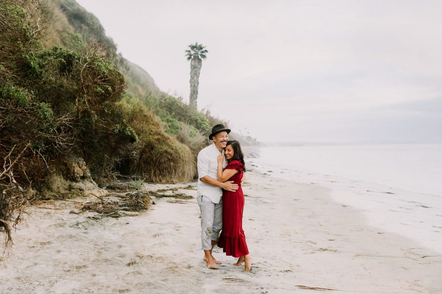 A Touching Coastal Proposal &ndash; Photo by Let's Frolic Together
