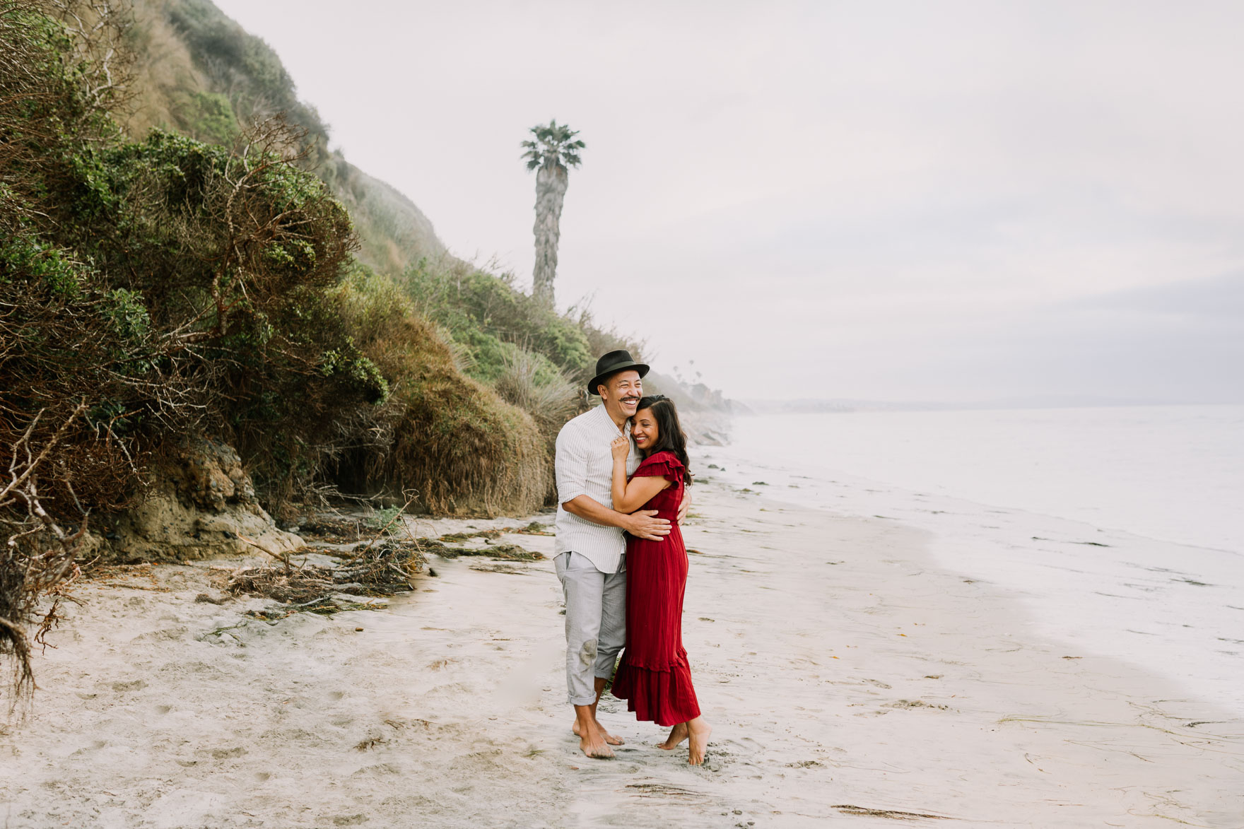 A Touching Coastal Proposal – Photo by Let's Frolic Together