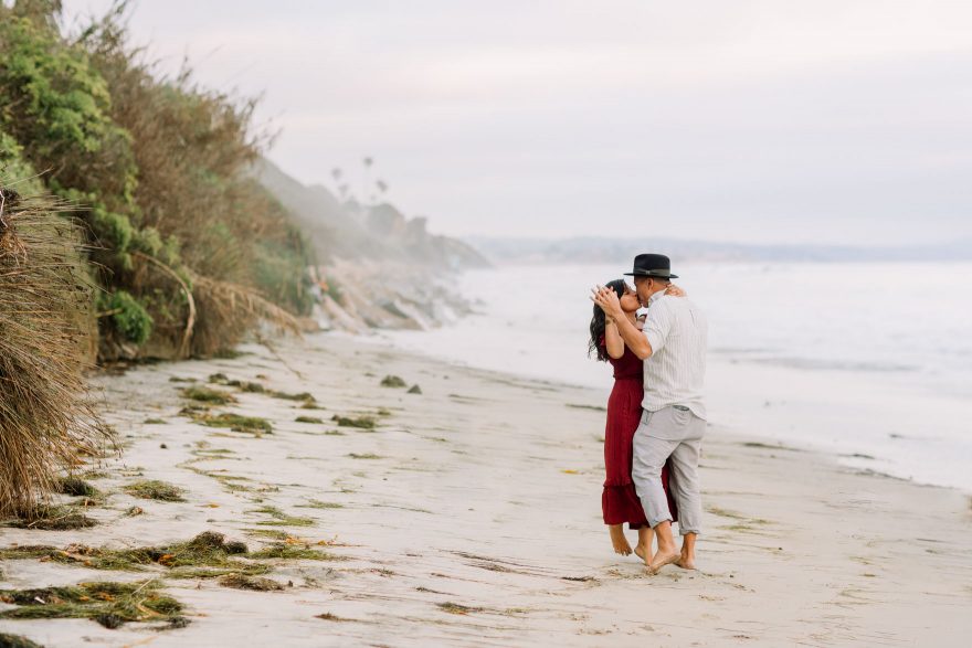A Touching Coastal Proposal &ndash; Photo by Let's Frolic Together
