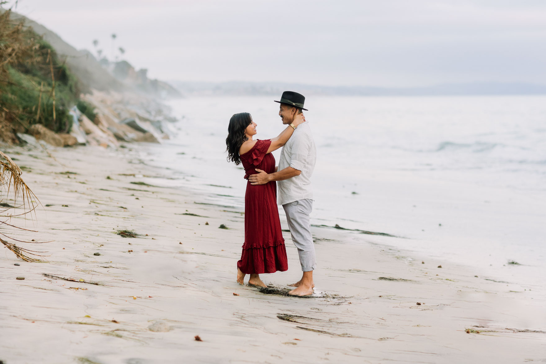 A Touching Coastal Proposal – Photo by Let's Frolic Together