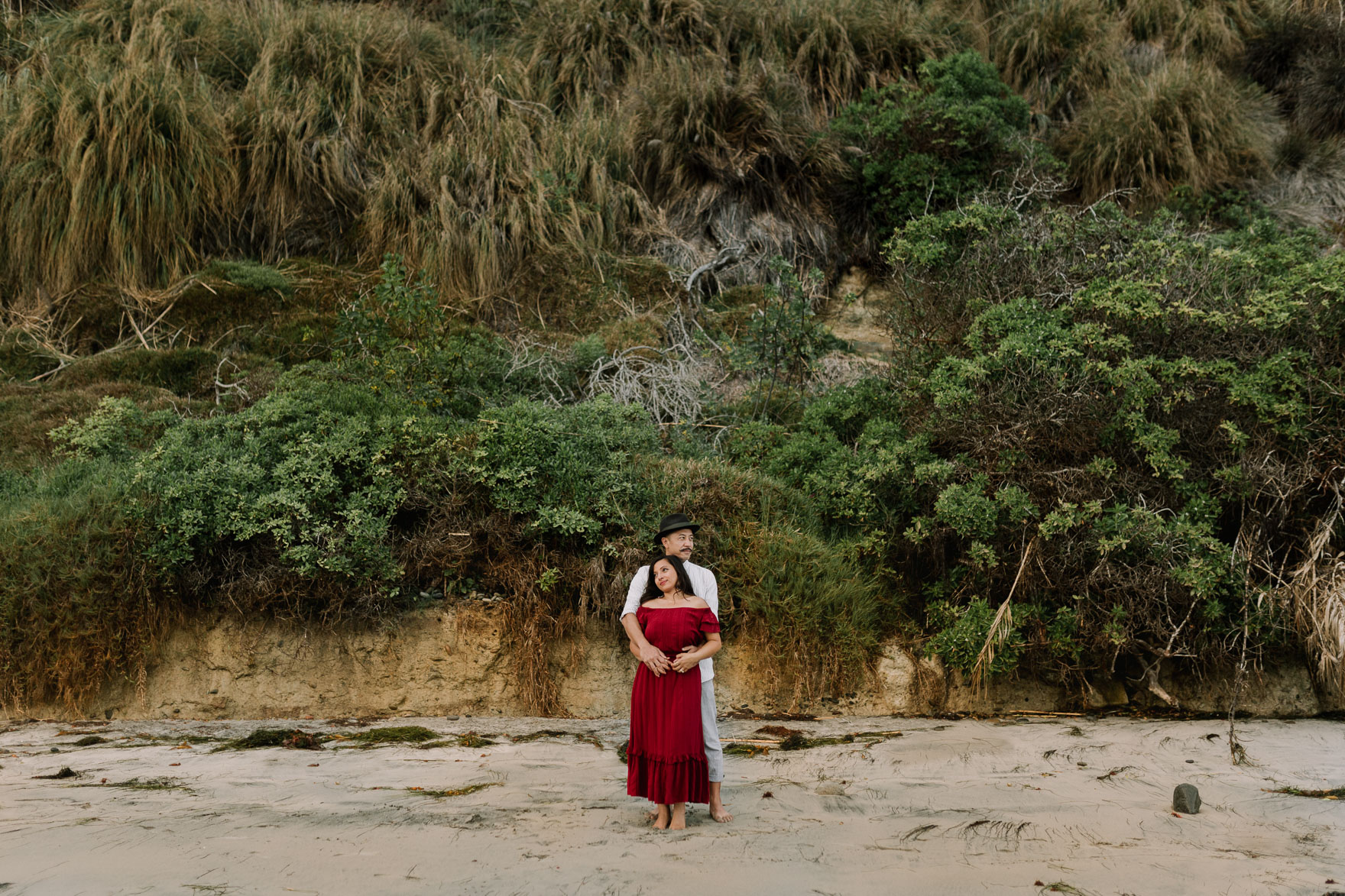 A Touching Coastal Proposal – Photo by Let's Frolic Together