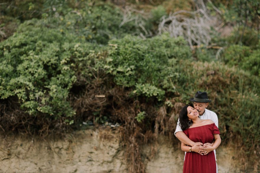 A Touching Coastal Proposal &ndash; Photo by Let's Frolic Together