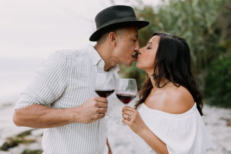 A Touching Coastal Proposal &ndash; Photo by Let's Frolic Together