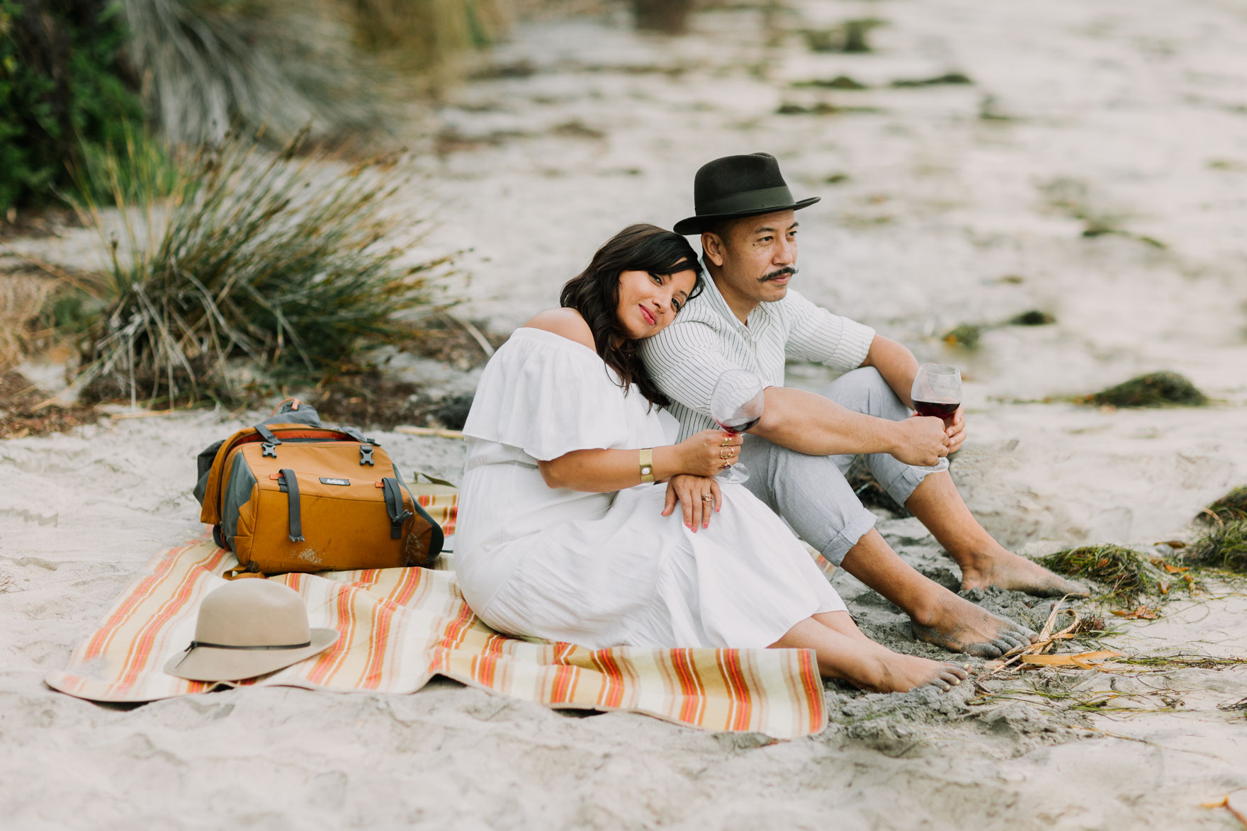 A Touching Coastal Proposal – Photo by Let's Frolic Together
