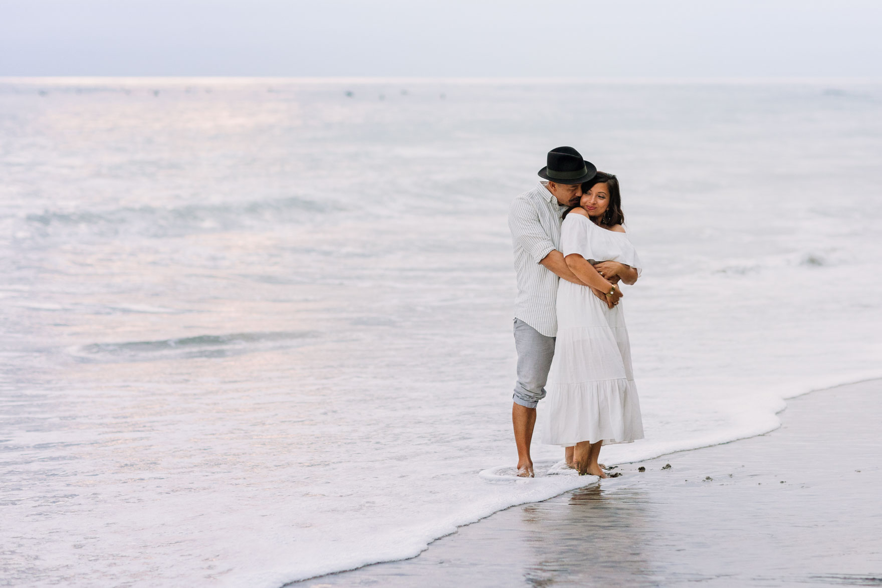 A Touching Coastal Proposal – Photo by Let's Frolic Together
