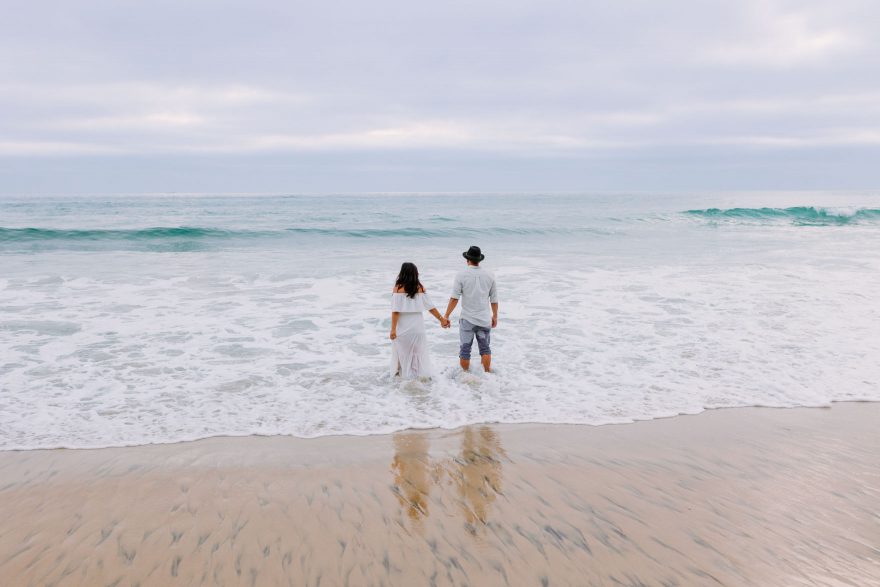 A Touching Coastal Proposal &ndash; Photo by Let's Frolic Together