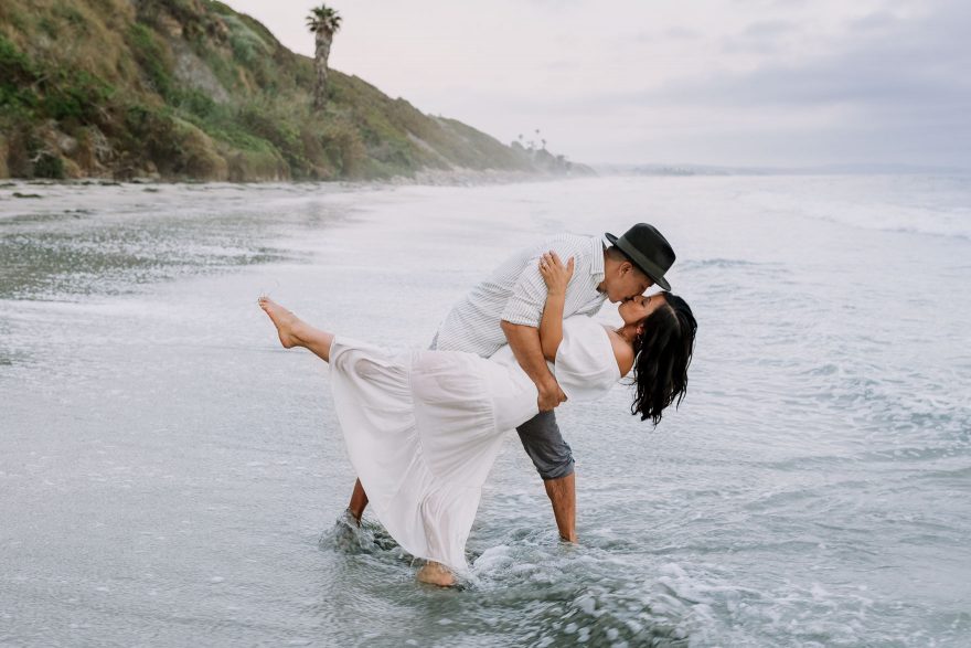 A Touching Coastal Proposal &ndash; Photo by Let's Frolic Together