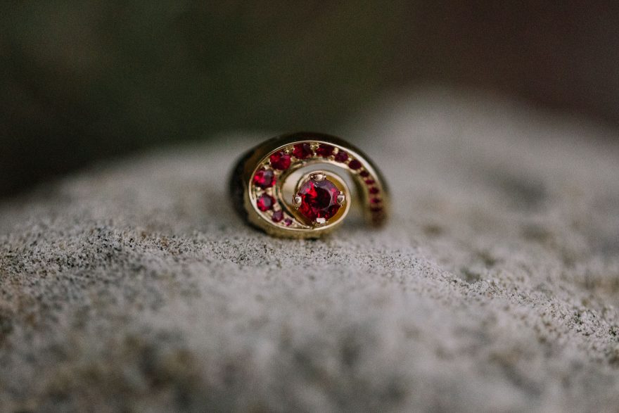 A Touching Coastal Proposal &ndash; Photo by Let's Frolic Together
