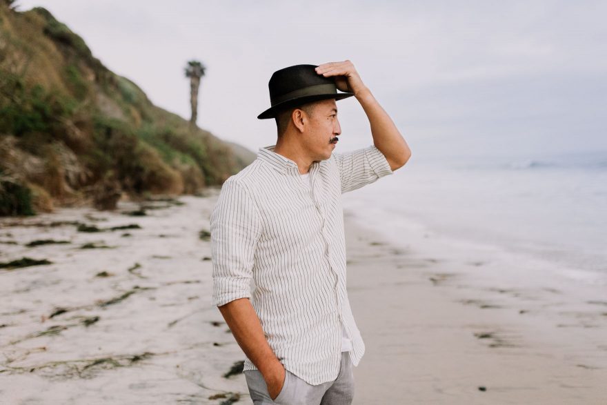 A Touching Coastal Proposal &ndash; Photo by Let's Frolic Together