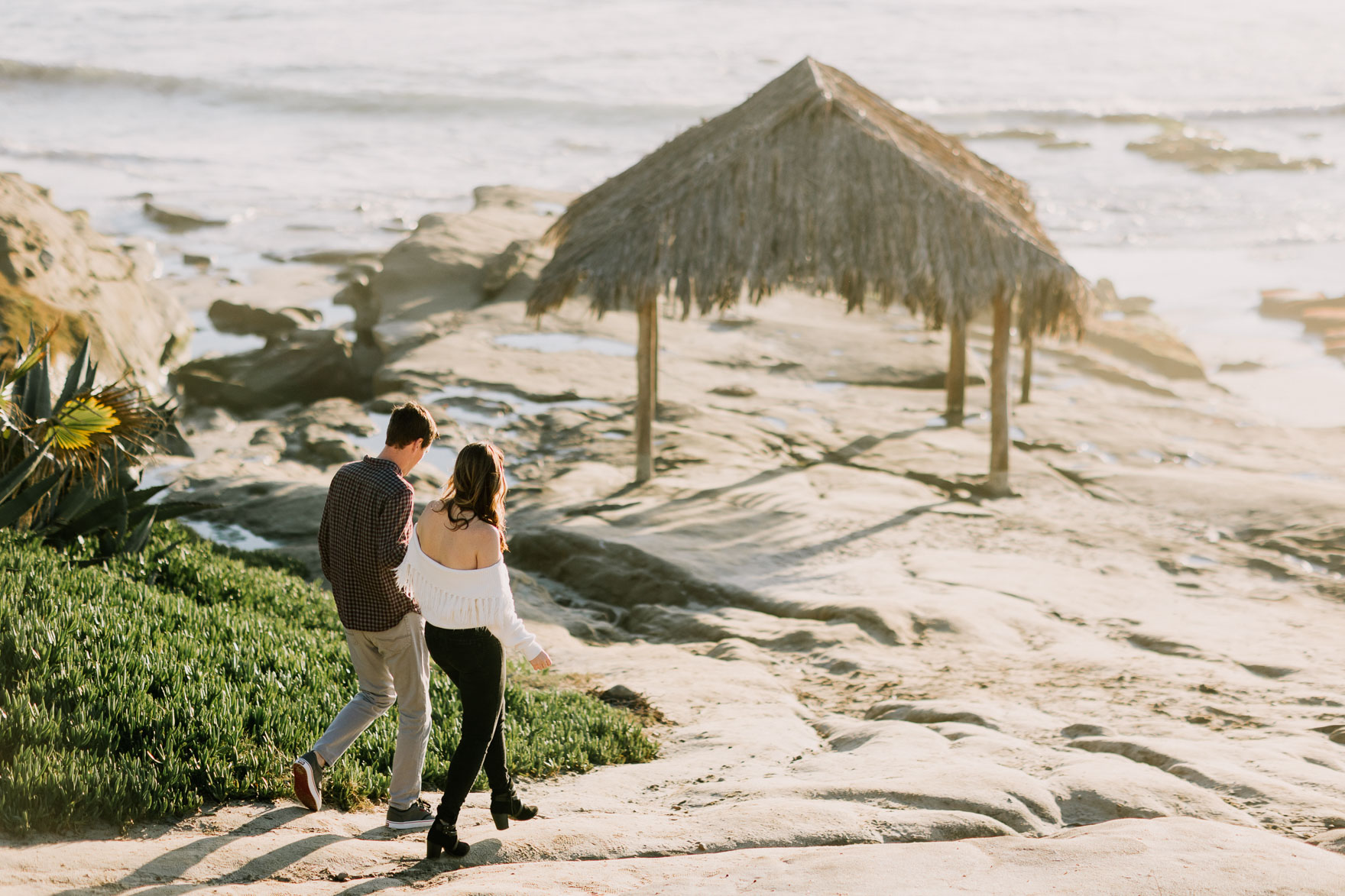 La Jolla Surf Shack Romance – Photo by Let's Frolic Together