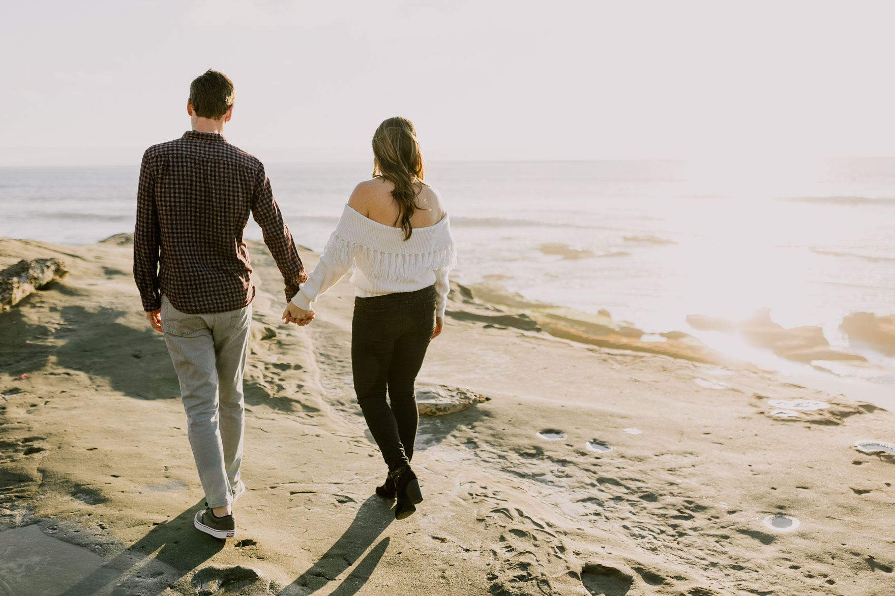 La Jolla Surf Shack Romance – Photo by Let's Frolic Together
