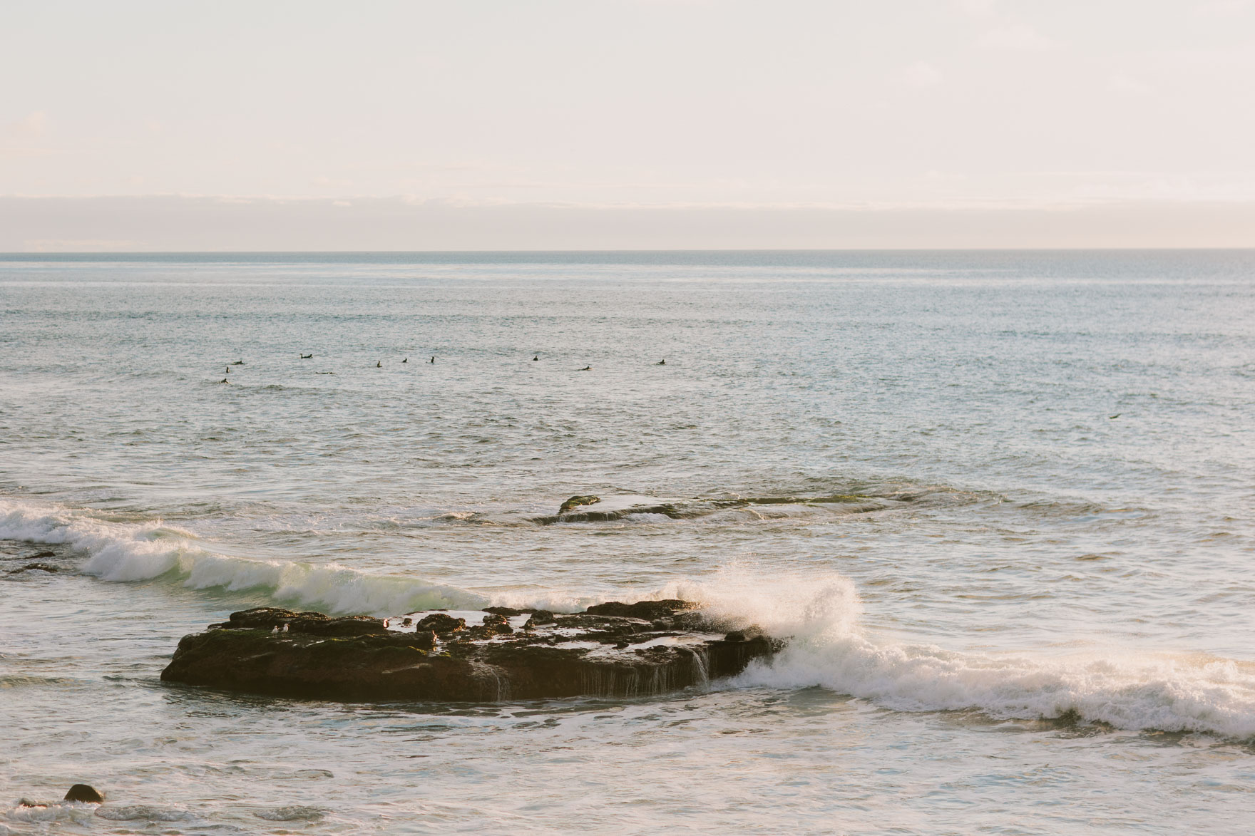La Jolla Surf Shack Romance – Photo by Let's Frolic Together