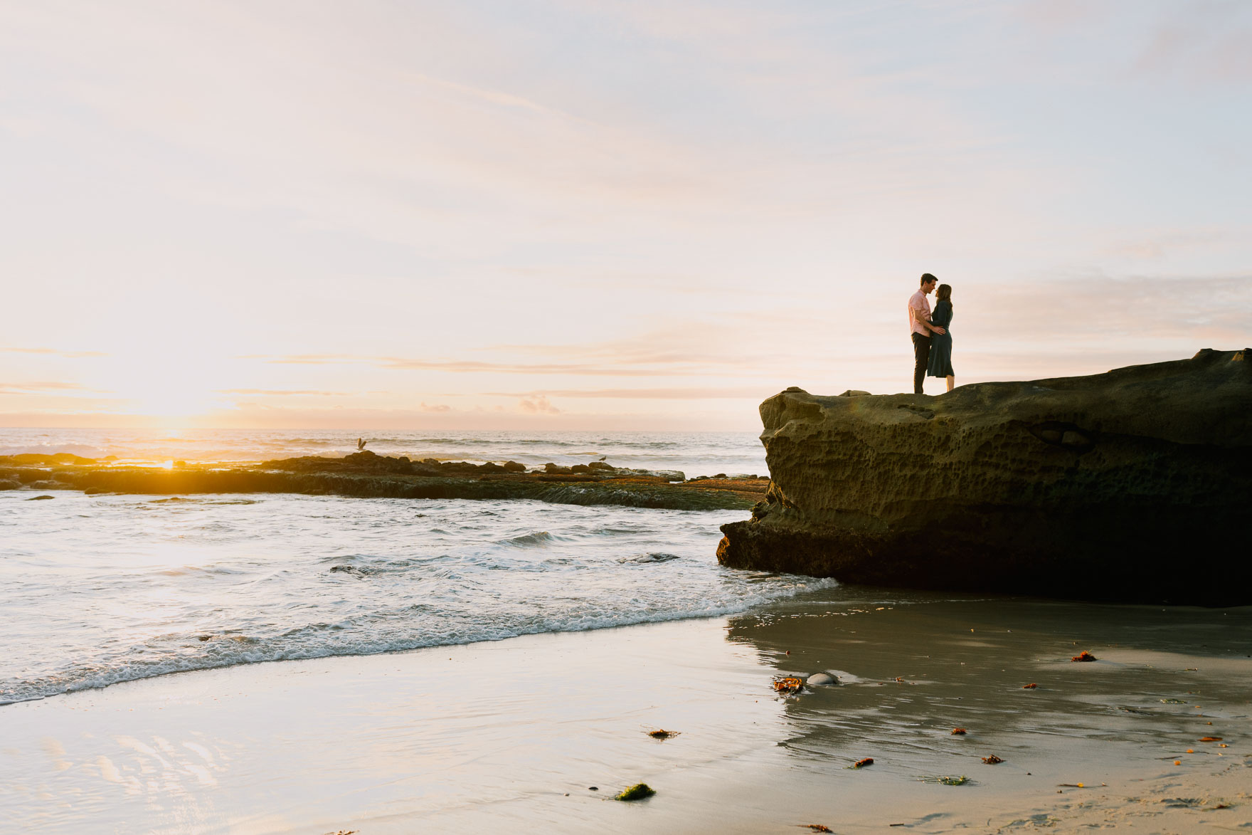 La Jolla Surf Shack Romance – Photo by Let's Frolic Together