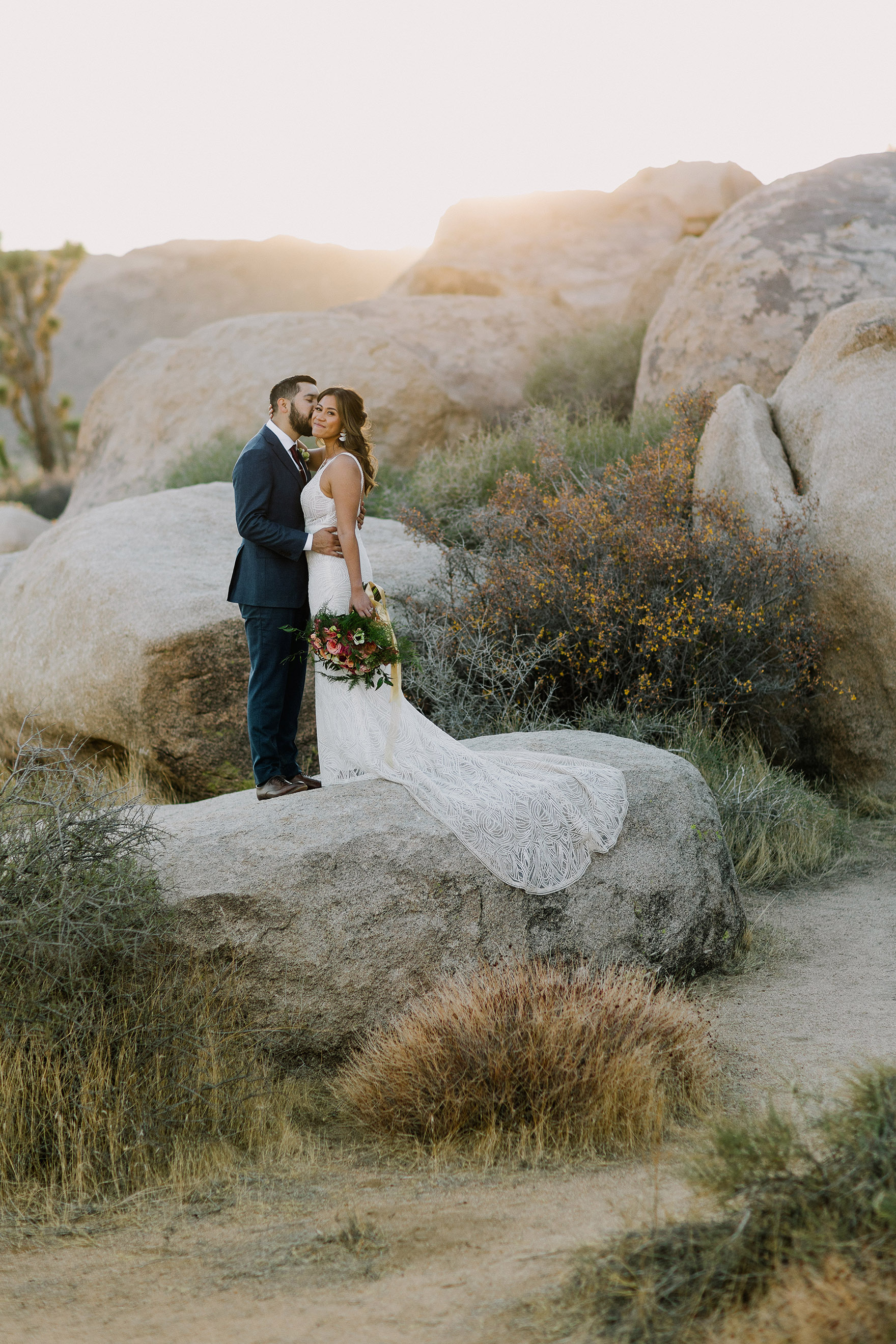 Dreamy Joshua Tree Golden Union – Photo by Let's Frolic Together