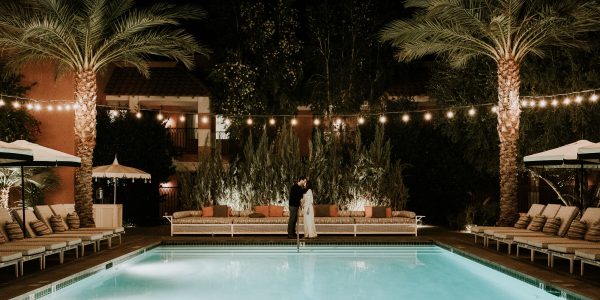 Welcome Dinner in the Desert &ndash; Photo by Let's Frolic Together